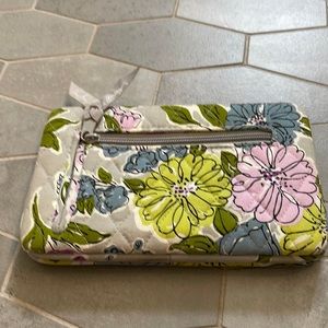 Like New Vera Bradley Hard Wallet